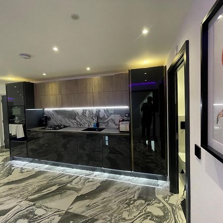 Modern And Stylish Penthouse Apartment Next To Maidenhead Golf Course Zewnętrze zdjęcie